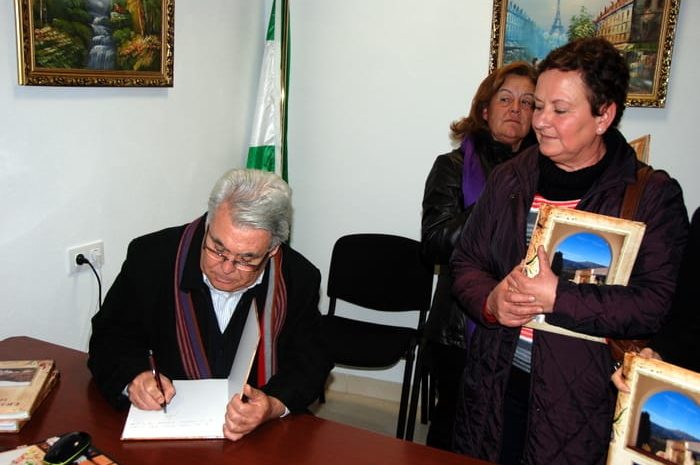 Presentación del libro «Un paseo por Somontín» de Antonio Oliver Noguera